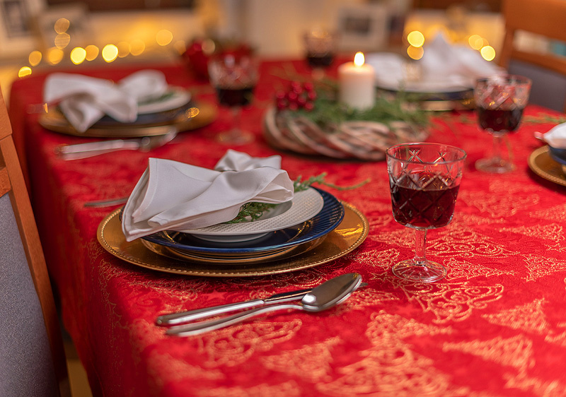 Obrus Świąteczny Christmas Tree RED Mankiet 6/1