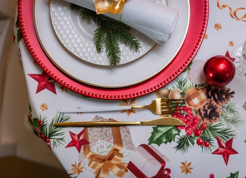 Obrus Świąteczny Magia Świąt Podszyty