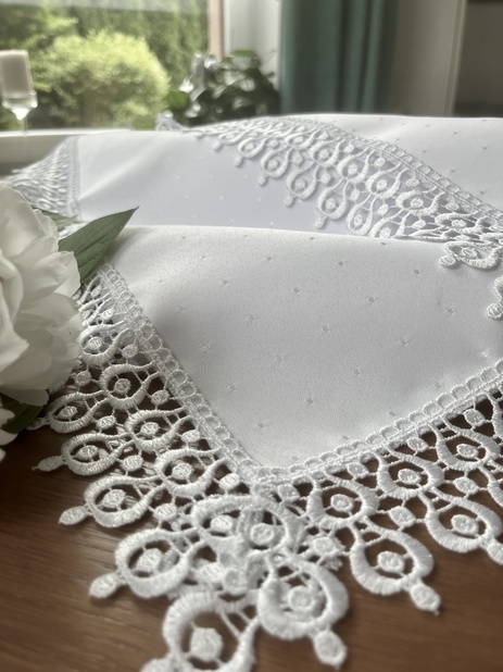 Obrus Brick Biały II z Gipiurą