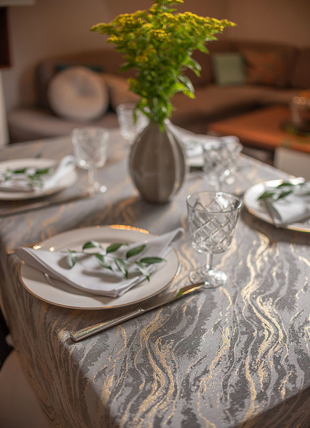 W_Obrus 140x240 Etna Glamour Stalowo-Złoty Lamówka