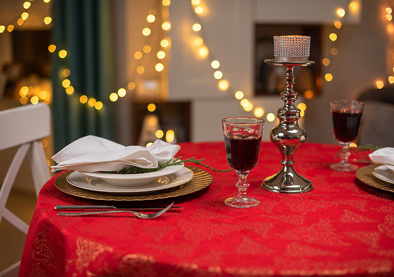 W_Obrus 110x110 Świąteczny Christmas Tree RED Lamówka