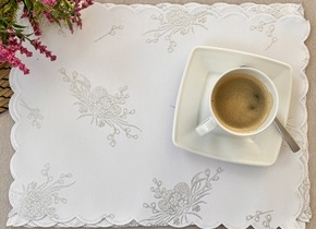 Zestaw 4 serwet Wielkanocnych Srebrne Bazie