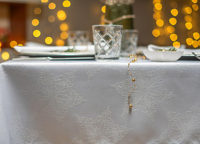 W_Obrus 80x80 Świąteczna Rozeta Srebrna