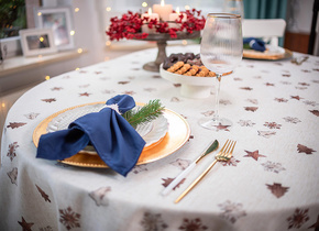 Obrus Christmas Harmony Podszyty 