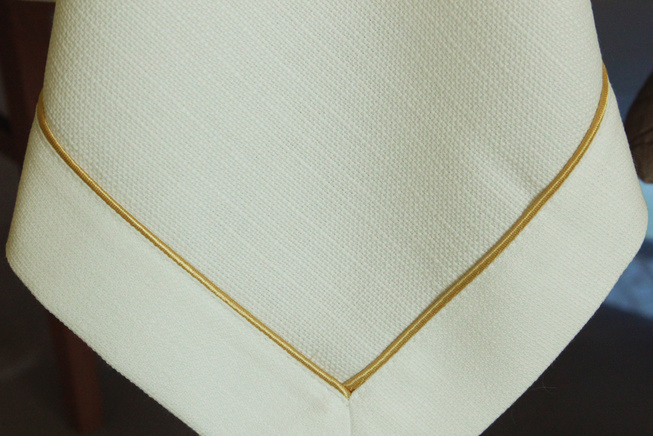 Obrus Len Krem Elegance MT 4/1 Wypustka Złota