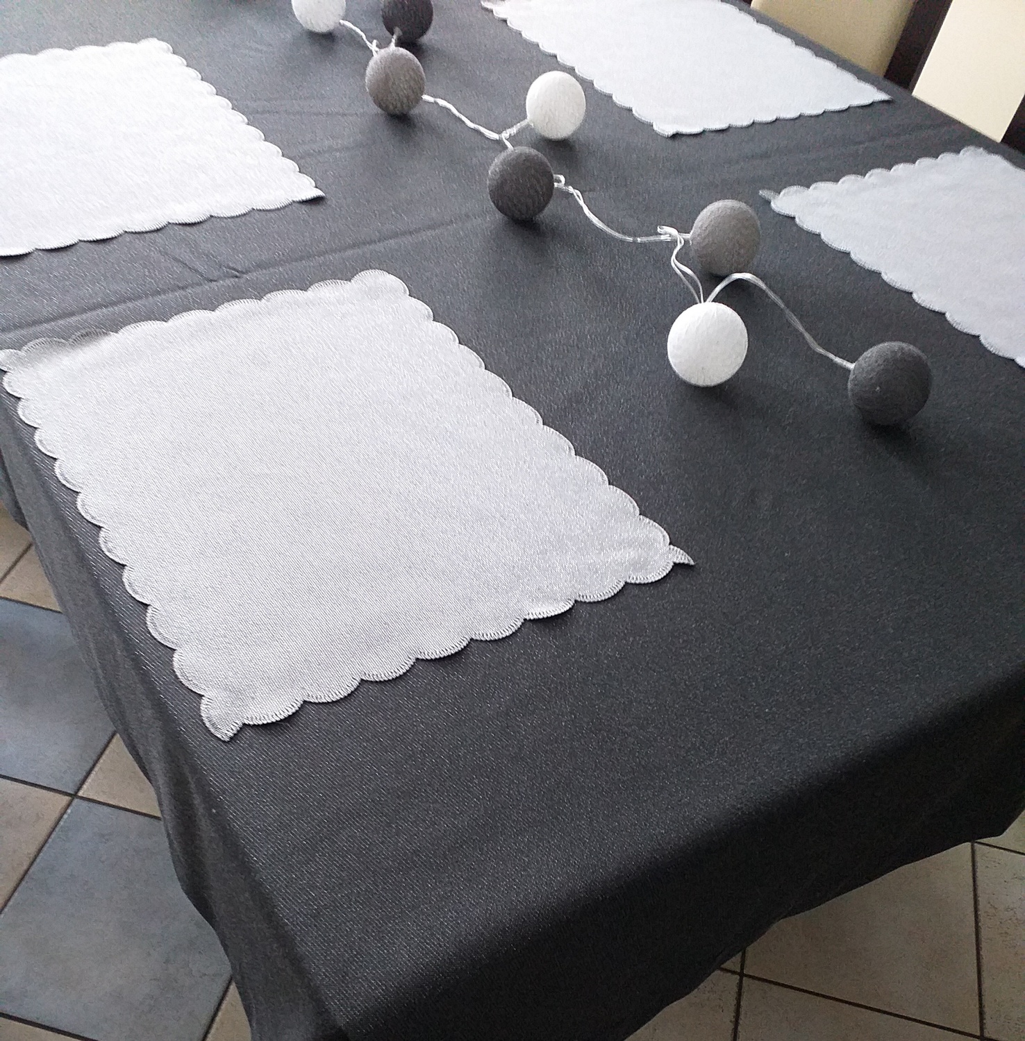 Czarno srebrna stylizacja z obrusem Frozen