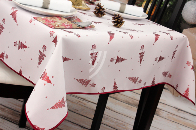 Obrus Świąteczny Choinka Bordo Lamówka