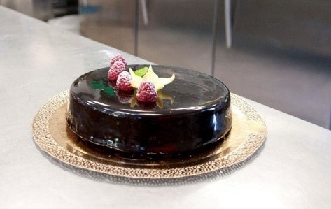 Tort z lustrzaną polewą