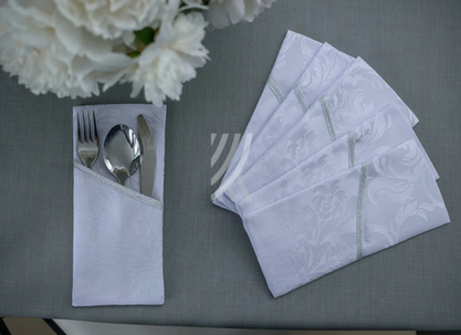 Kieszonka na sztućce Silvia Biała Lamówka Srebrna Brokat