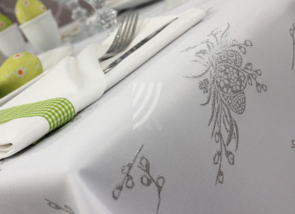 Obrus Świąteczny Srebrne Bazie LAM