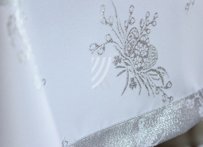 Obrus Świąteczny Mankiet Srebrne Bazie