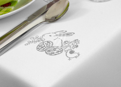 Obrus Świąteczny Srebrne Zajączki LAM