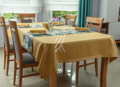 Obrus Gładki Złoty MT